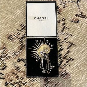 CHANEL vintage Gold and Silver Spiral Brooch